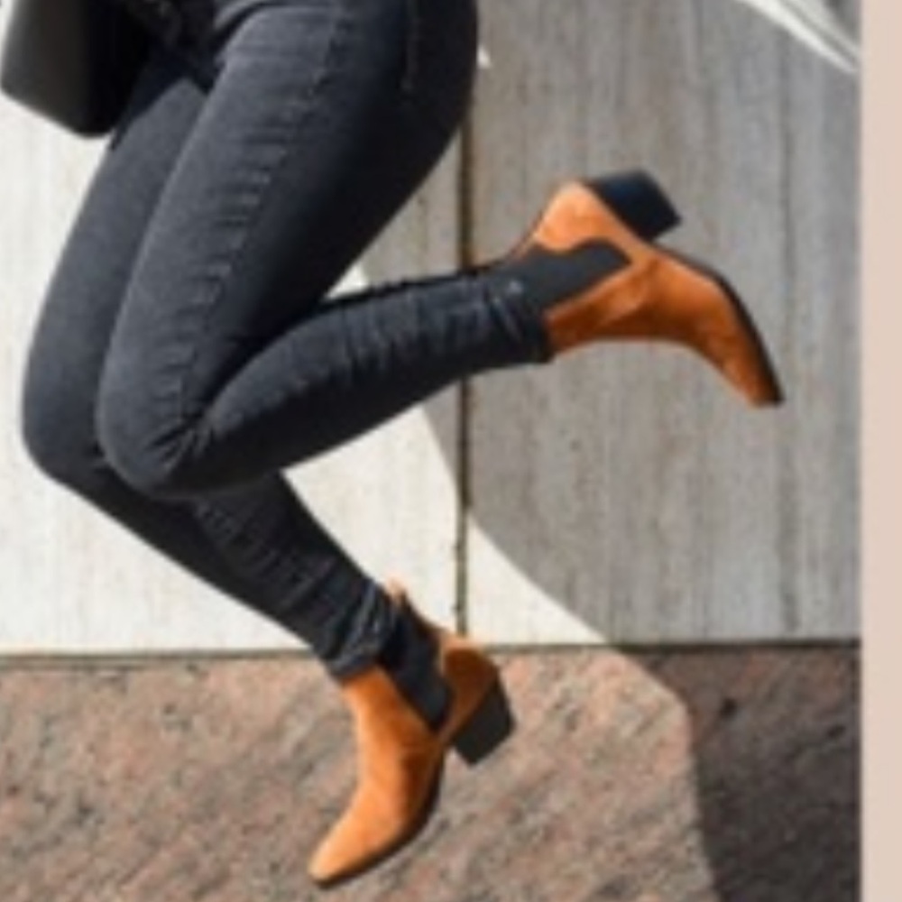 NWOT Frame Le Lexington Chelsea Boot